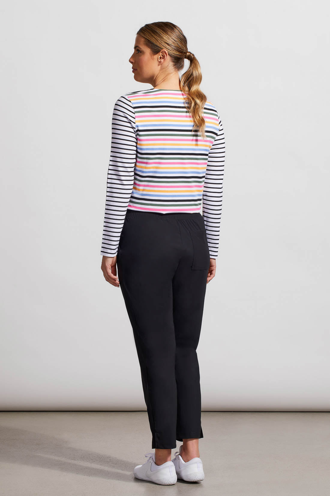 25" Pull-On Technical Capri - Black